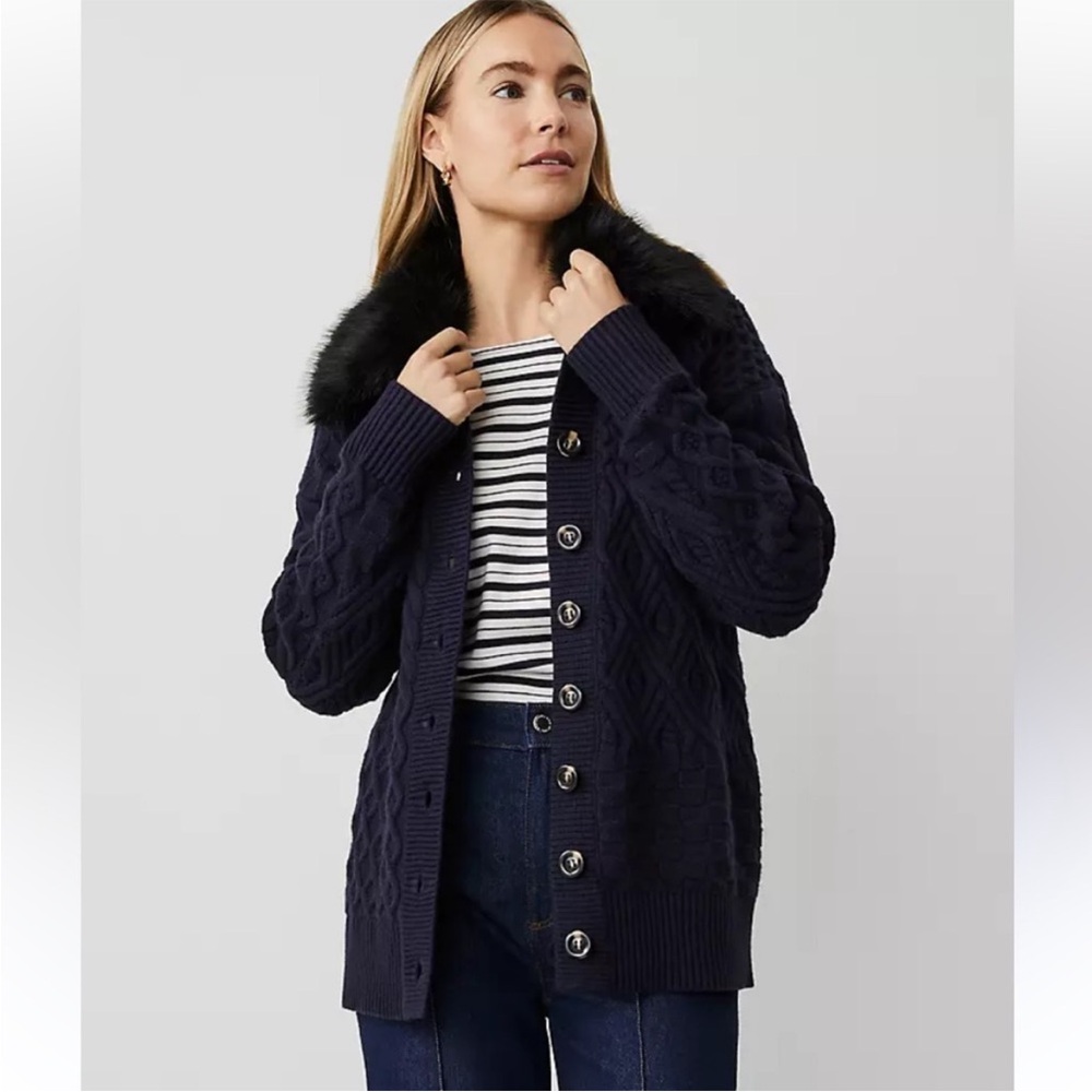 Removable Collar Knit Navy Blue Sweater AT